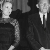 Пола Кент і Джері Реддінг створюють компанію REDKEN.